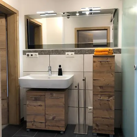 Goldbichl Apartment *