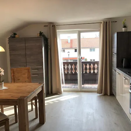 Goldbichl Apartment *