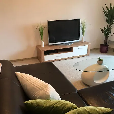 Goldbichl Apartment *